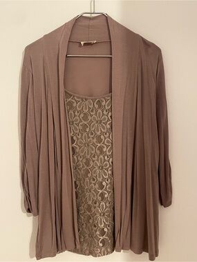 Ladies Lavish Taupe 3/4 Sleeve Knit Top Size Medium